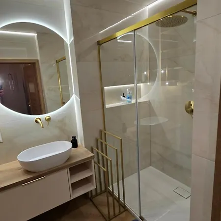 Delux Z Jacuzzi Apartmán *